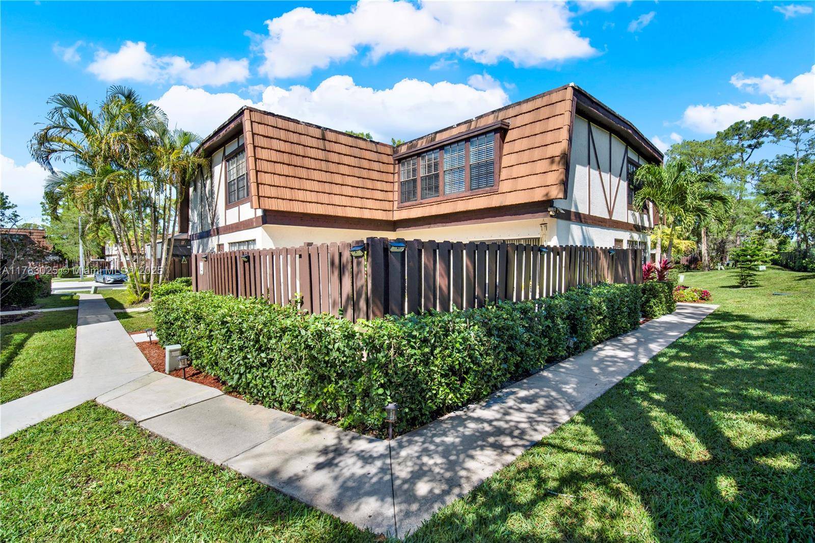 Royal Palm Beach, FL 33411,130 Weybridge Cir #Unit C