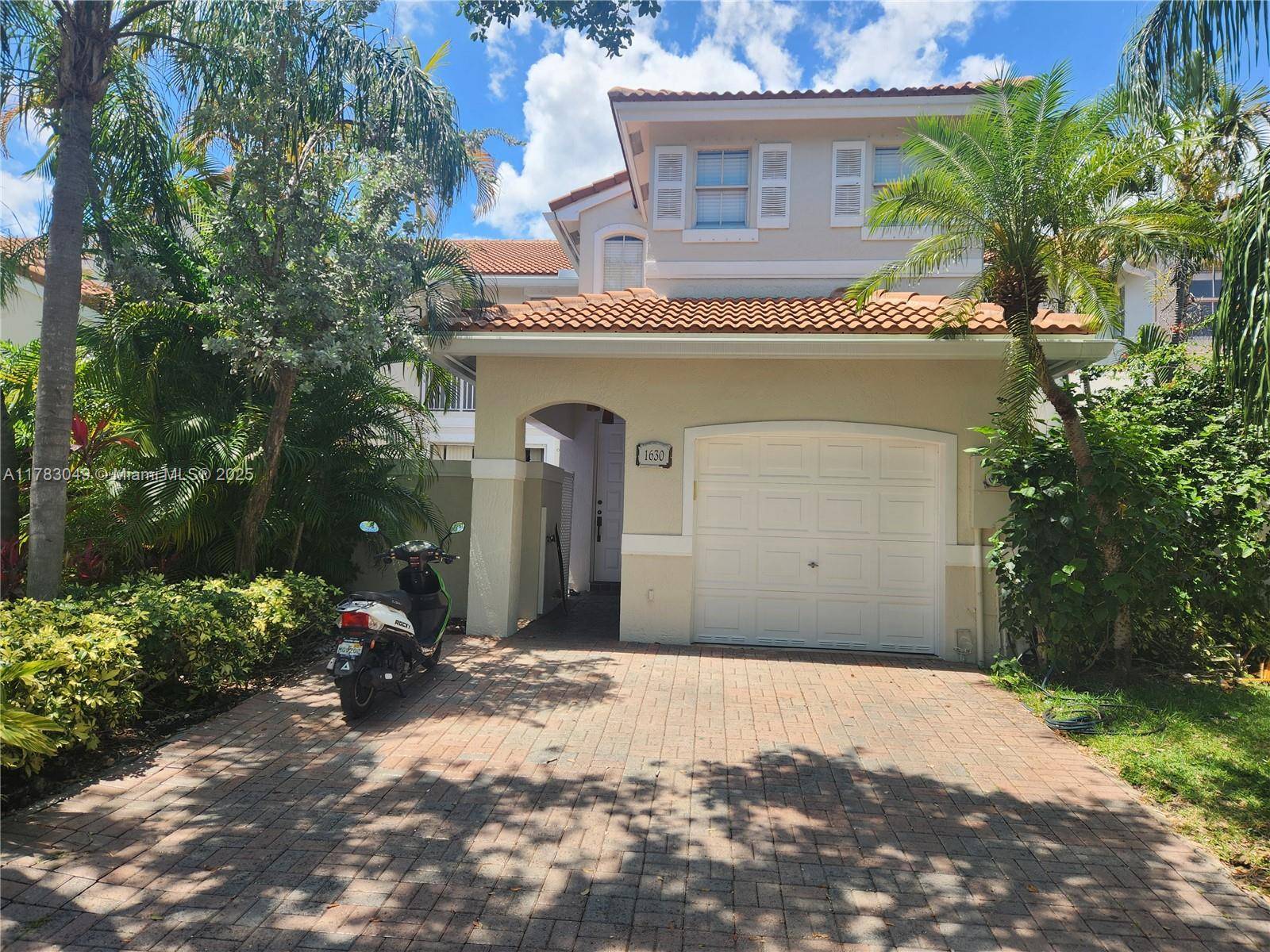 Hollywood, FL 33019,1630 Weeping Willow Way