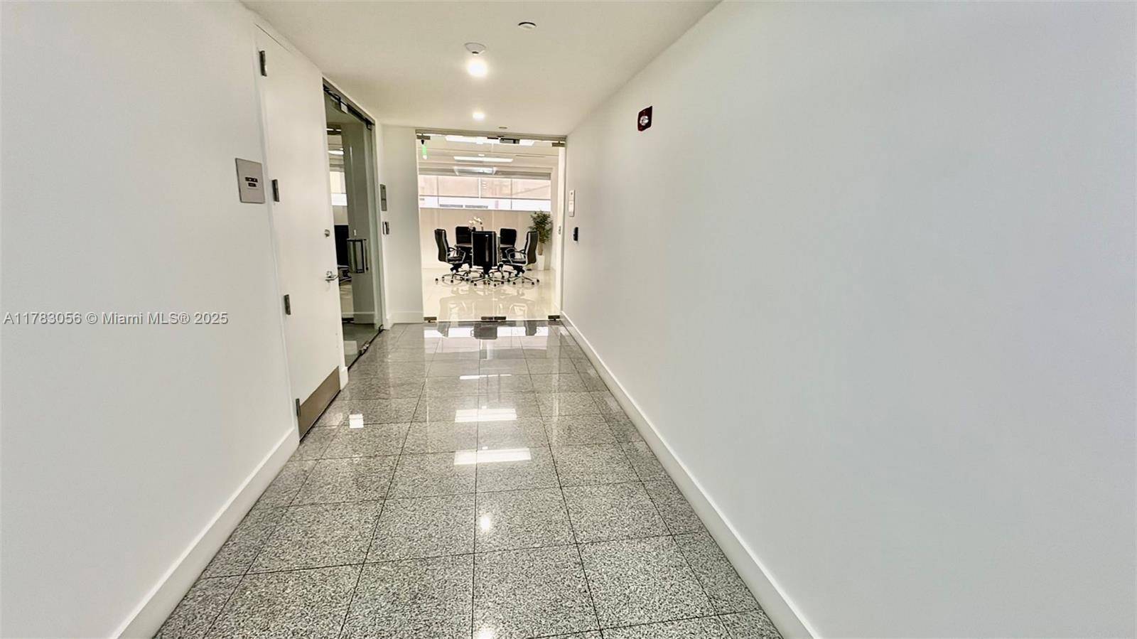 Coral Gables, FL 33134,2100 Ponce De Leon Blvd #750