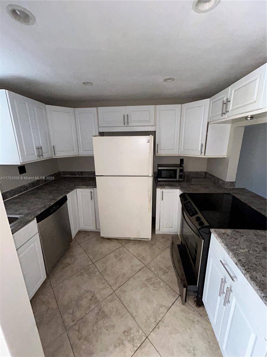 Margate, FL 33063,6507 Winfield Blvd #218-C