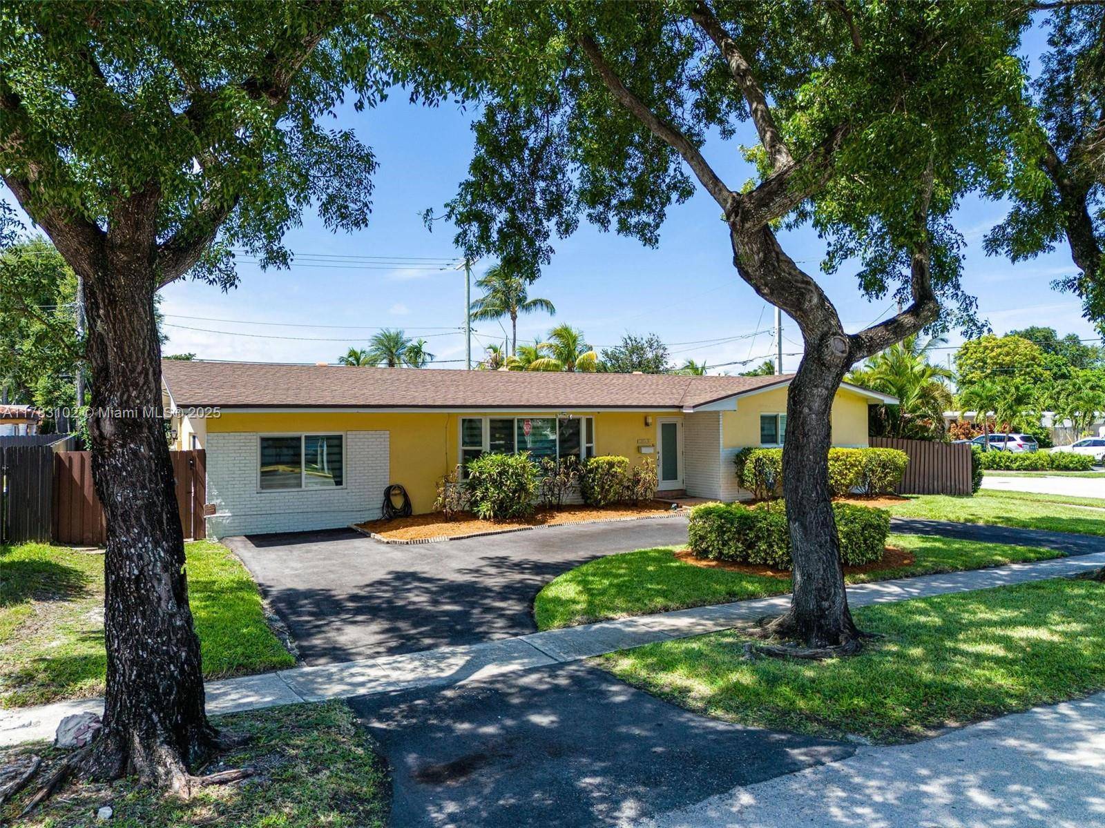 North Miami Beach, FL 33179,1899 NE 186th St