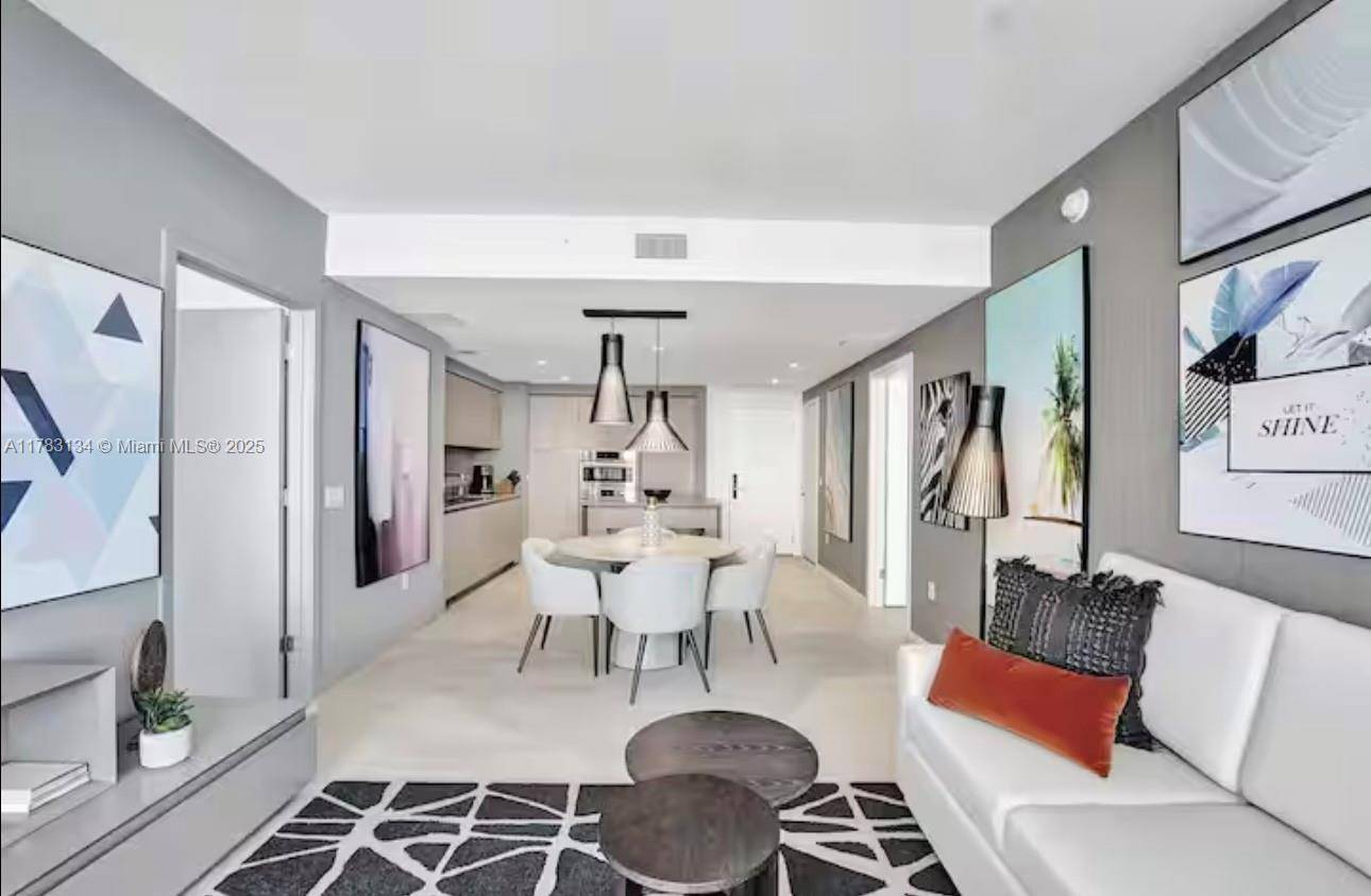 Hollywood, FL 33019,4010 S Ocean Dr #T3905