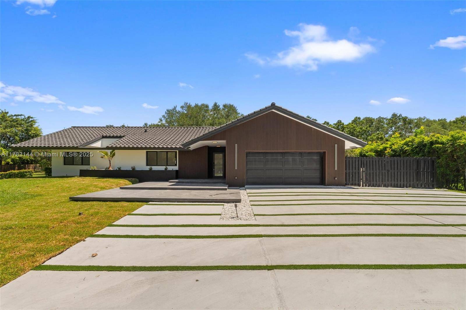 Southwest Ranches, FL 33331,5020 Hawkhurst Ave
