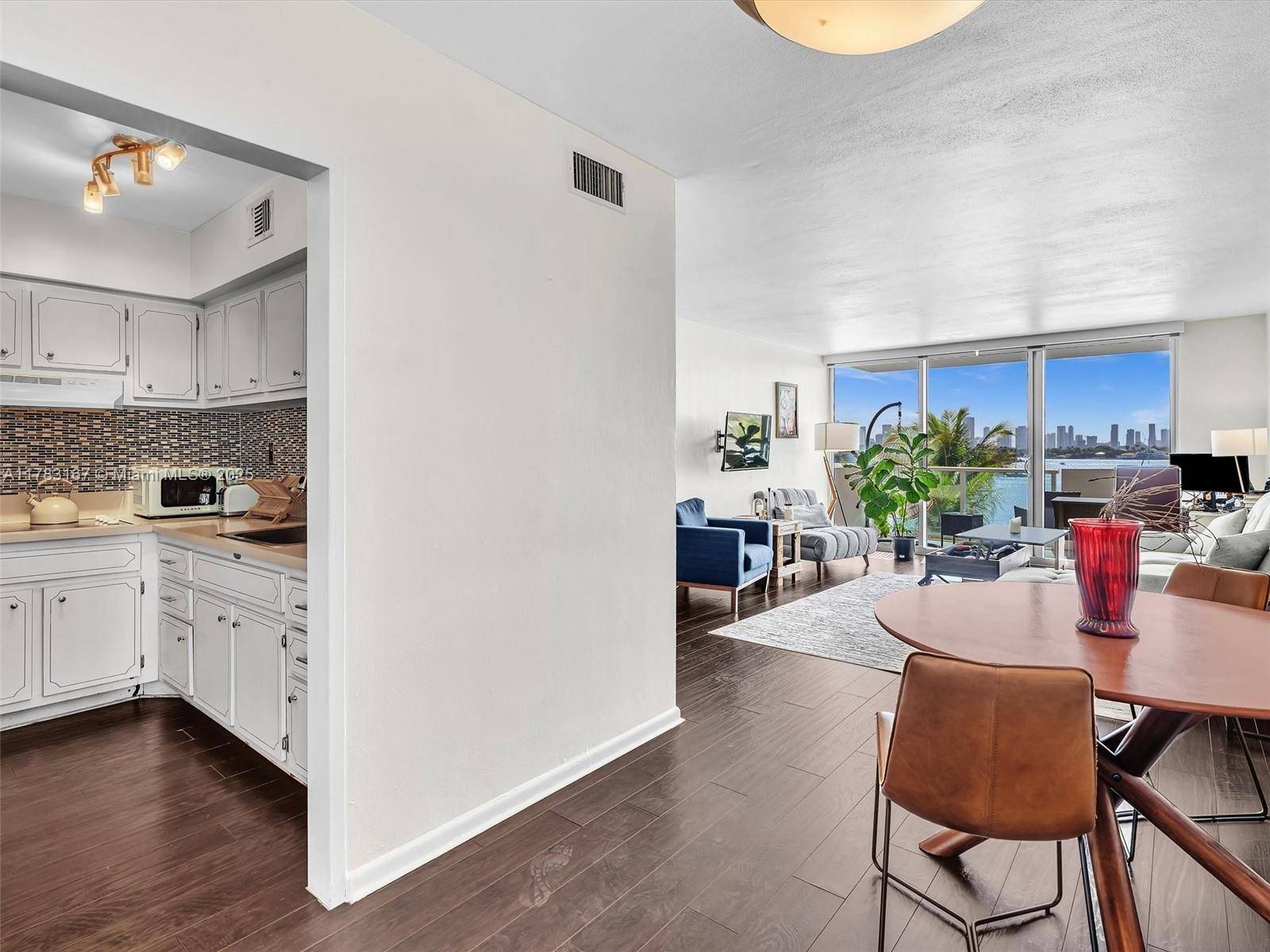 Miami Beach, FL 33139,1200 West Ave #305