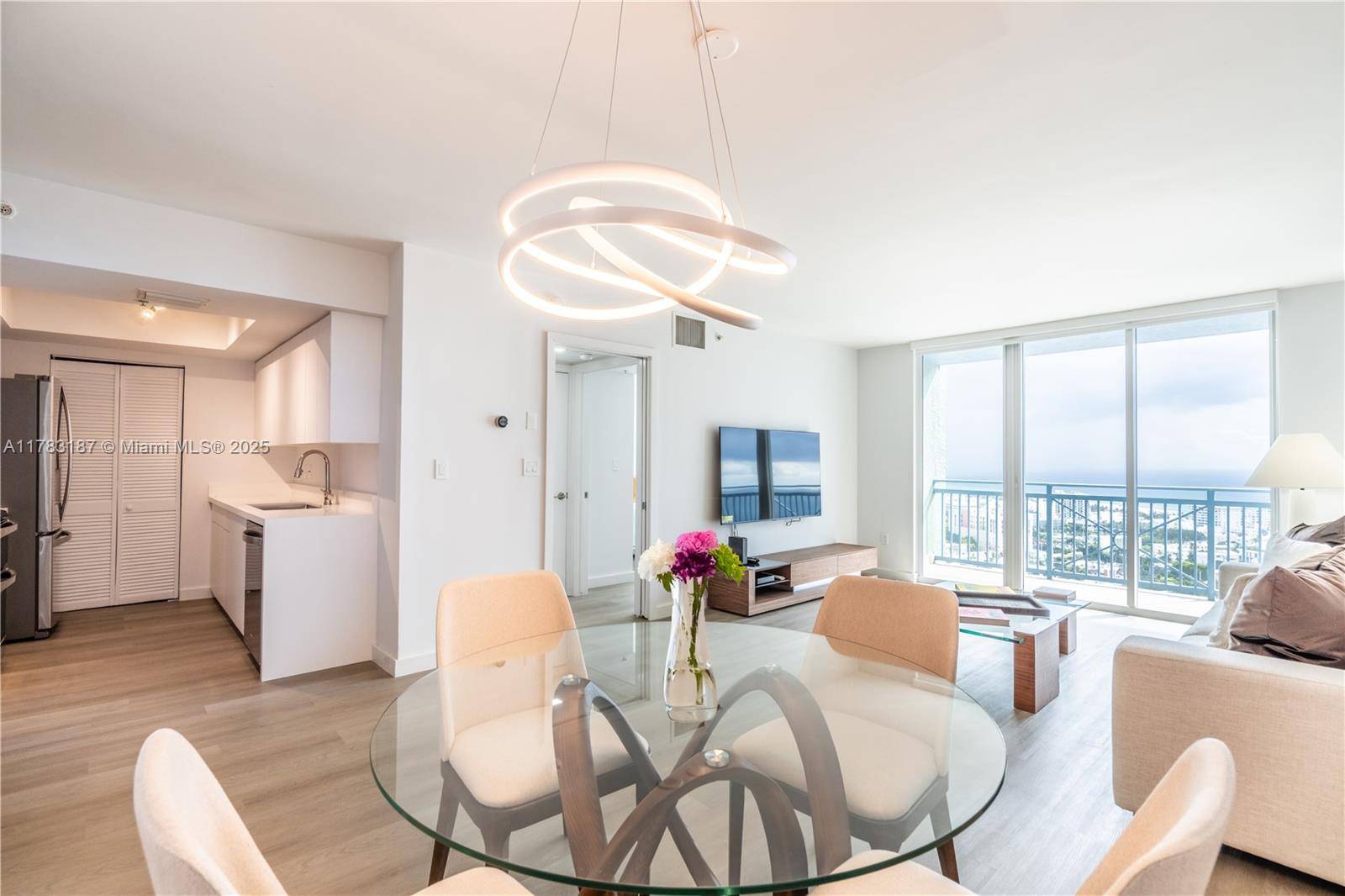 Miami Beach, FL 33139,90 Alton Rd #2807