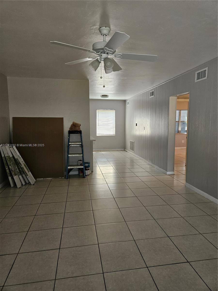 North Miami Beach, FL 33160,2201 NE 172nd St #2