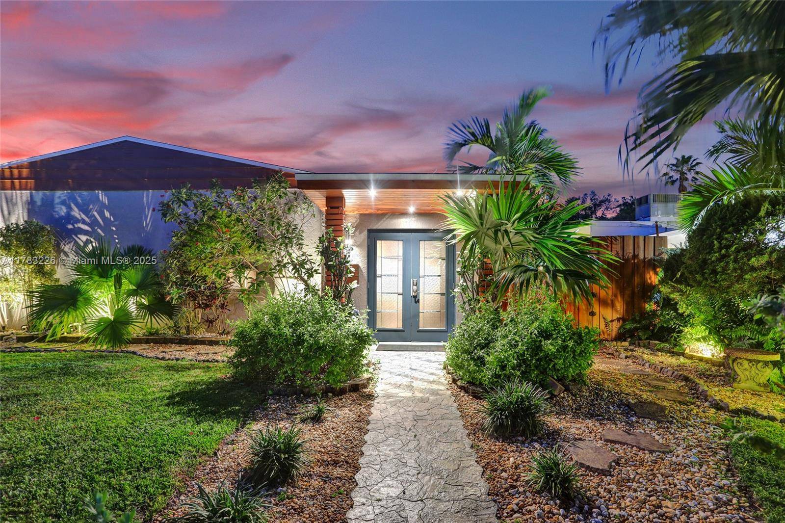 Hollywood, FL 33020,2726 Scott St