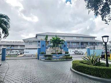 Hialeah Gardens, FL 33016,8390 NW 103rd St #205H