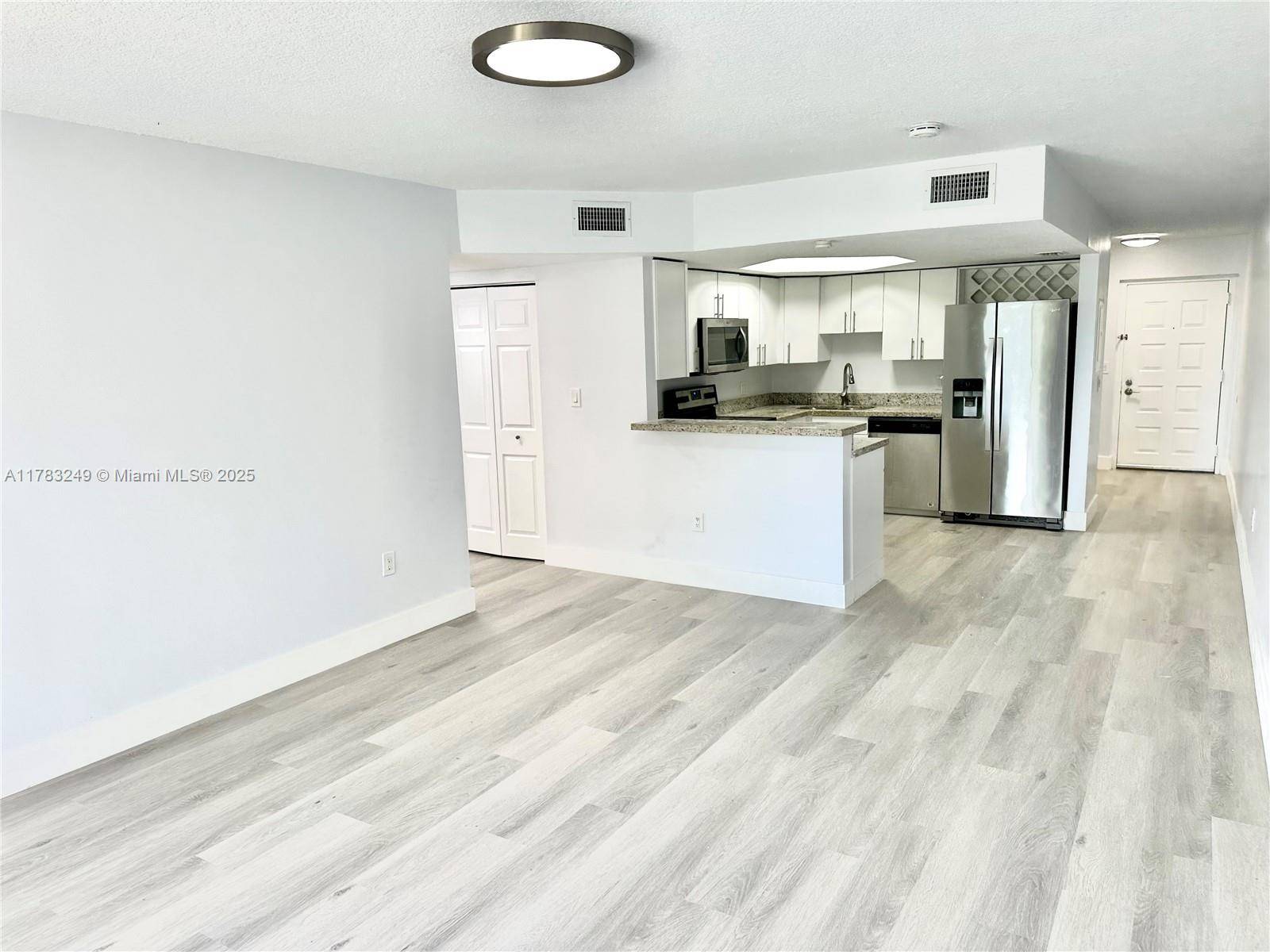 Doral, FL 33166,8373 Lake Dr #502