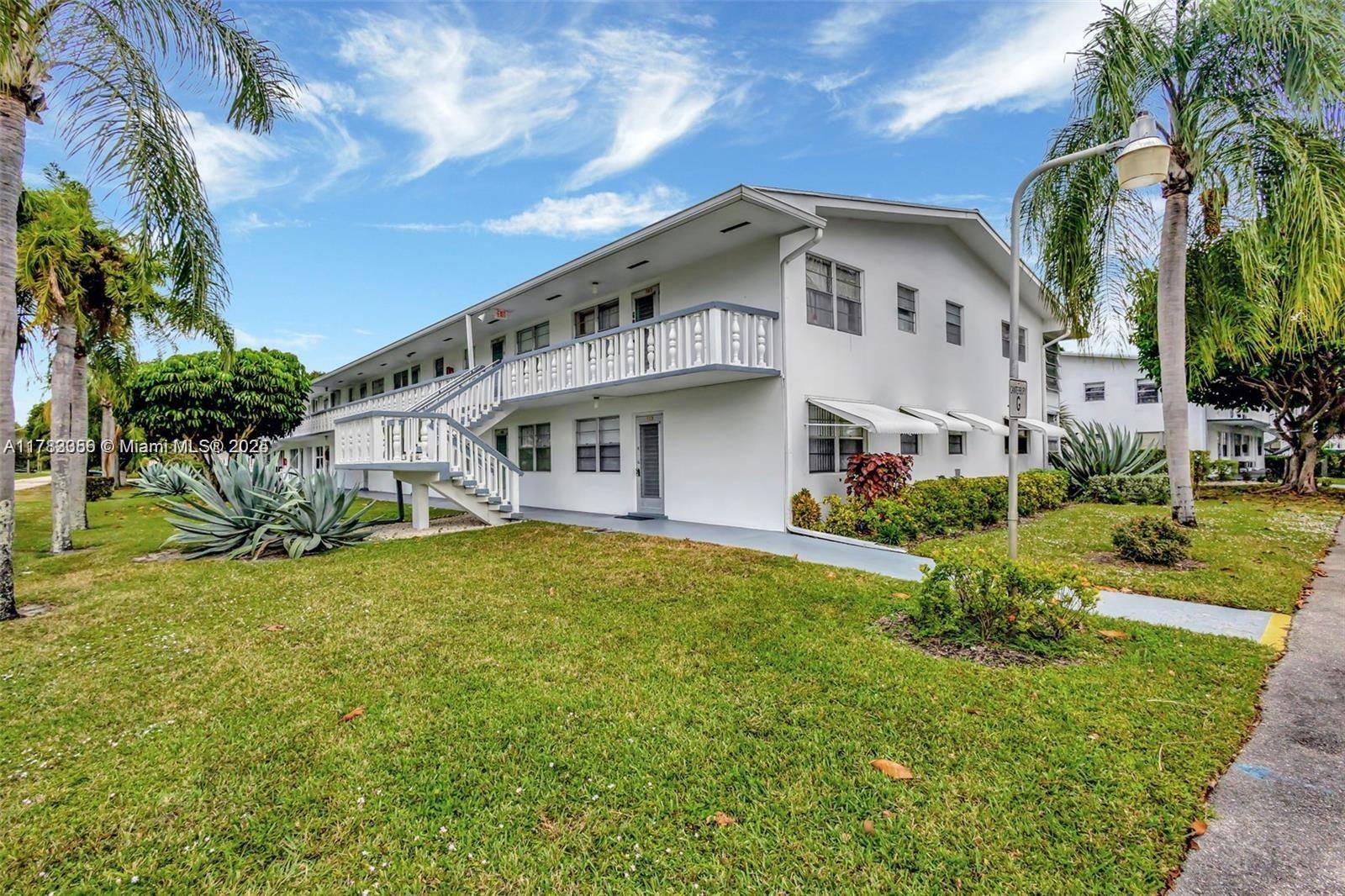 West Palm Beach, FL 33417,155 Canterbury G #155