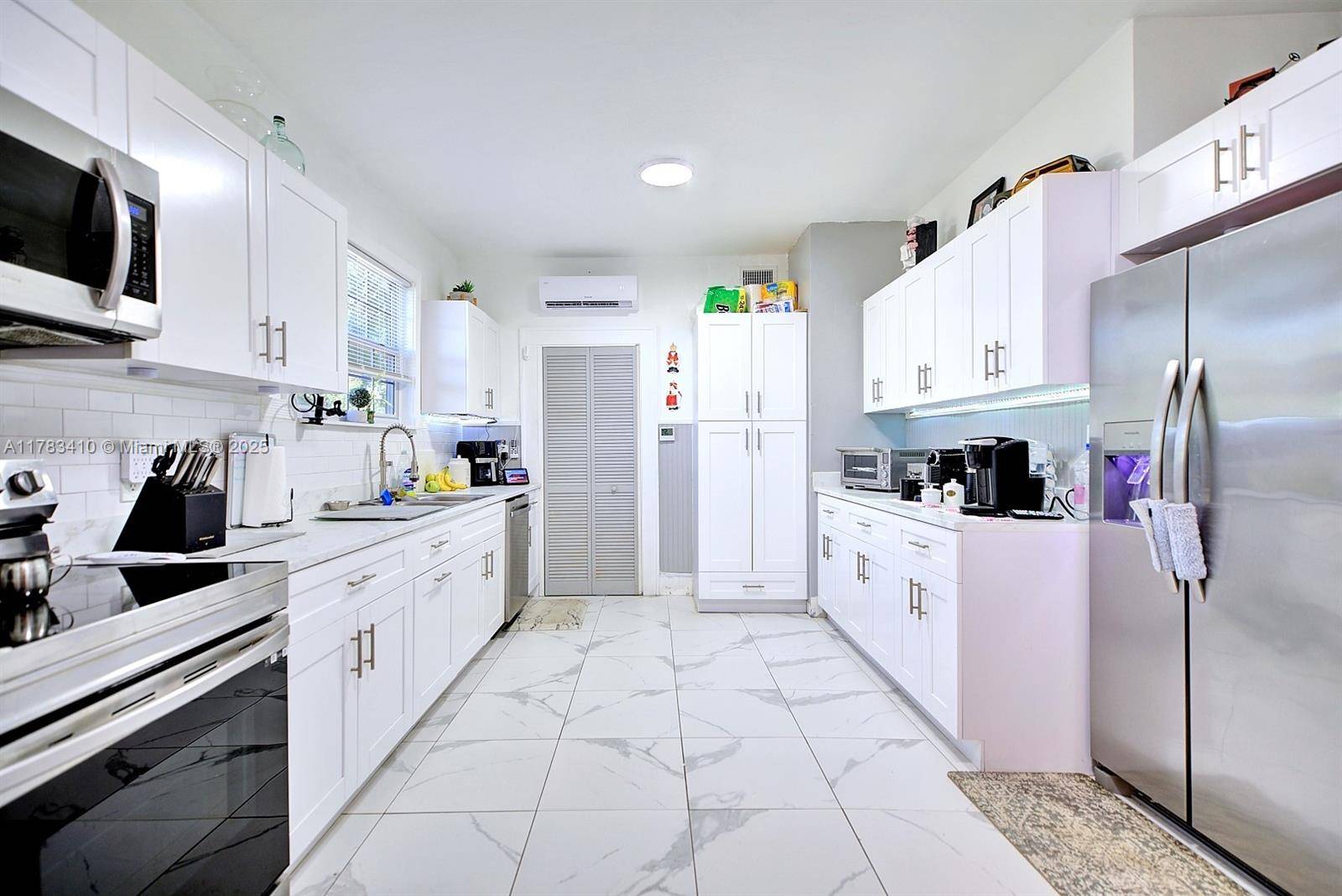 Avon Park, FL 33825,121 E Walnut St