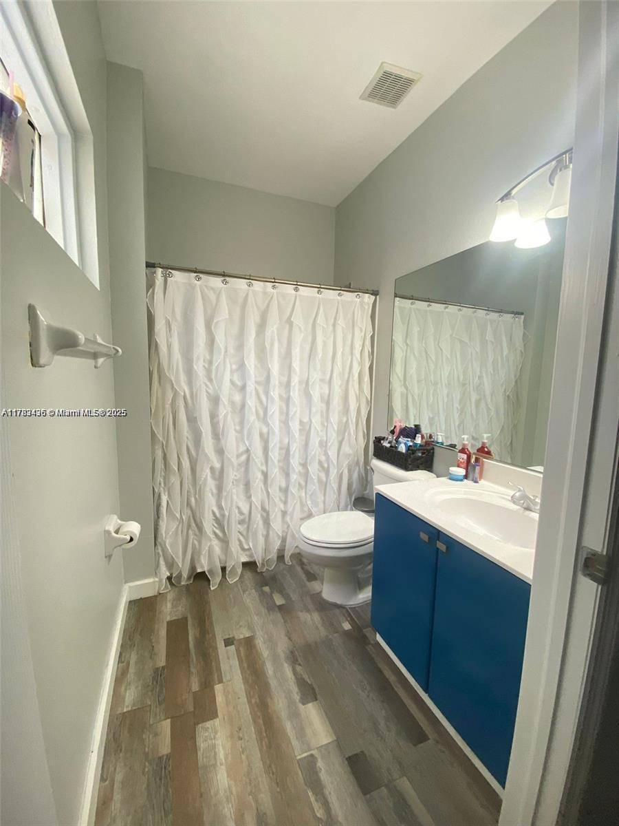Hialeah, FL 33015,6922 NW 179th #106-5