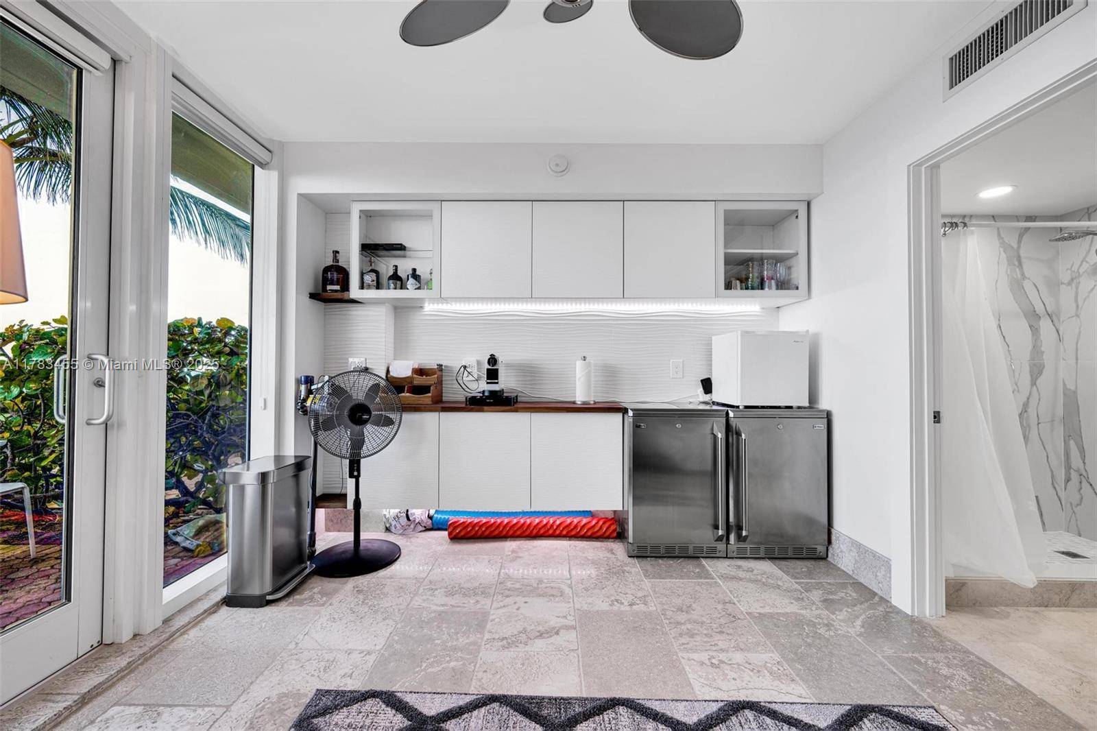 Hallandale Beach, FL 33009,1800 S OCEAN DR #205