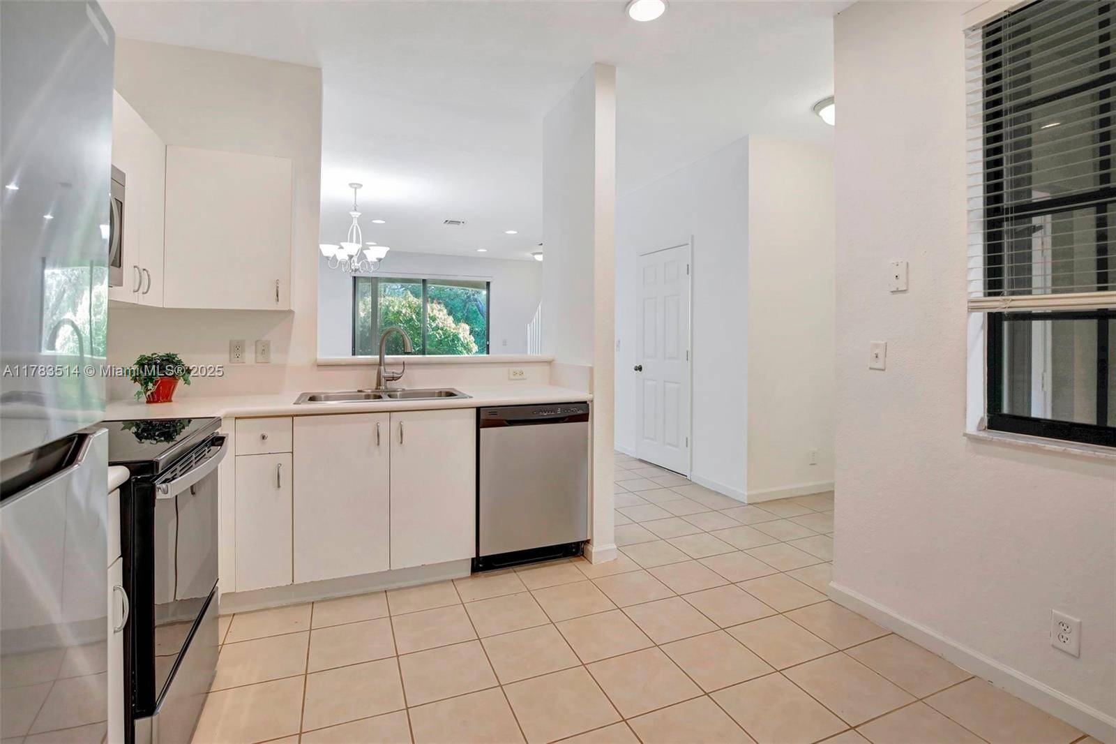 Weston, FL 33332,3873 Tree Top Dr