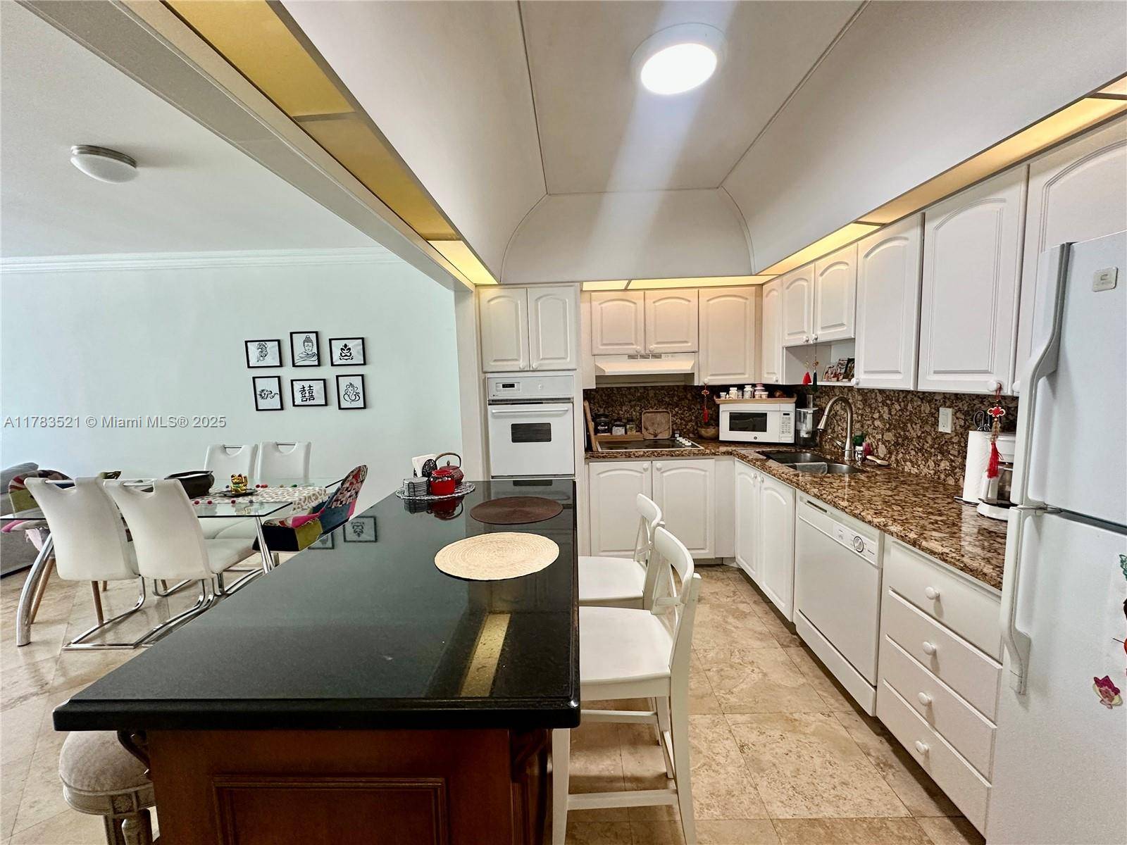 Sunny Isles Beach, FL 33160,19380 Collins Ave #205