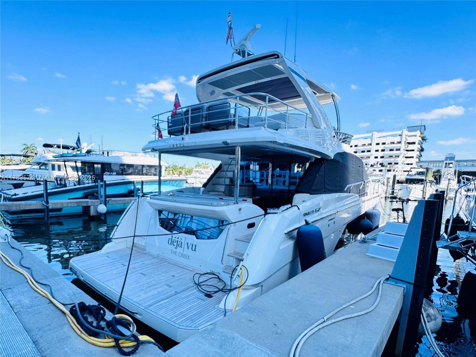 North Miami Beach, FL 33160,17211 Biscayne Blvd, Boat Slip 15
