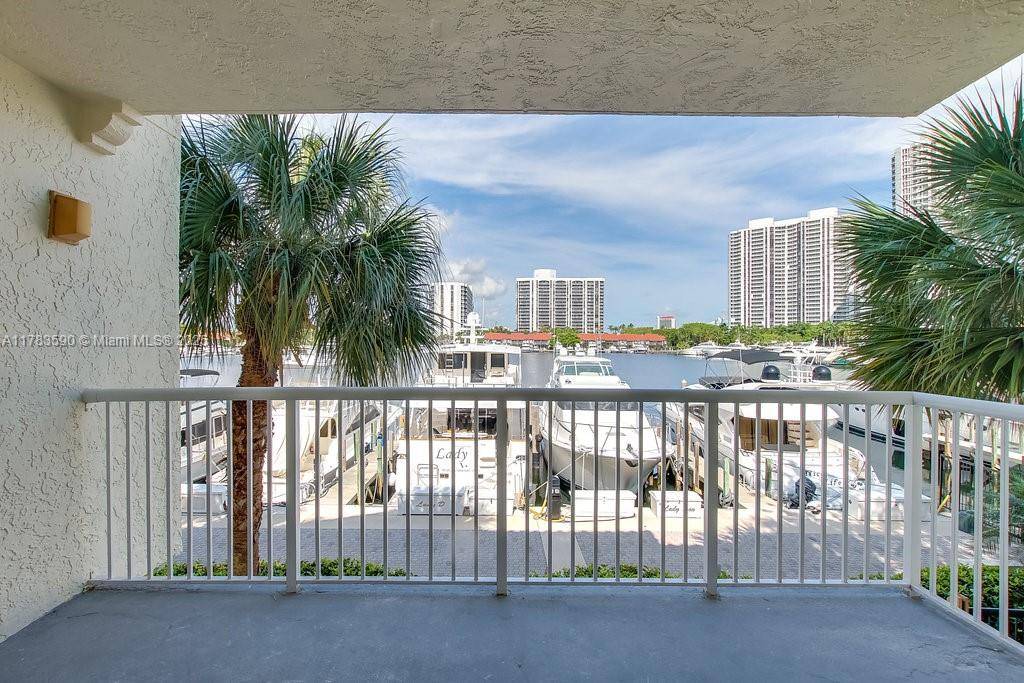 Aventura, FL 33180,3605 NE 207th St #3314