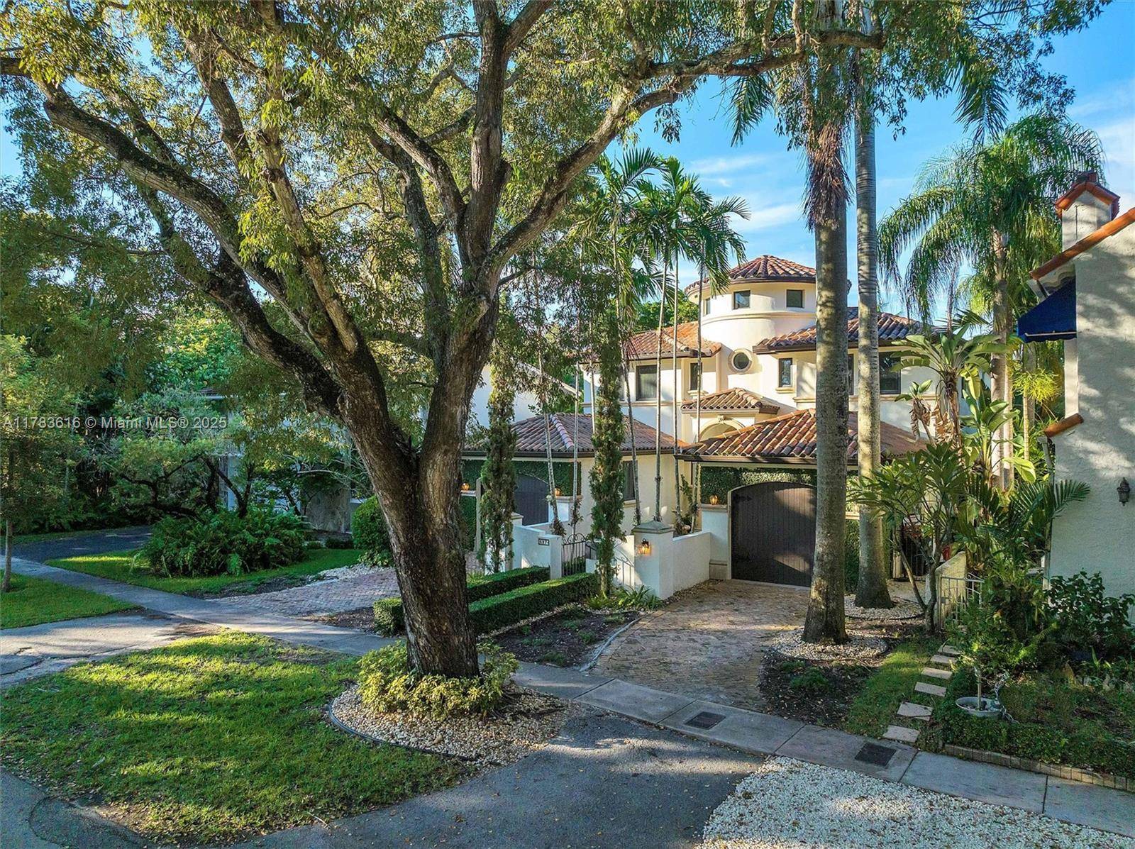 Coral Gables, FL 33134,627 Alcazar Ave