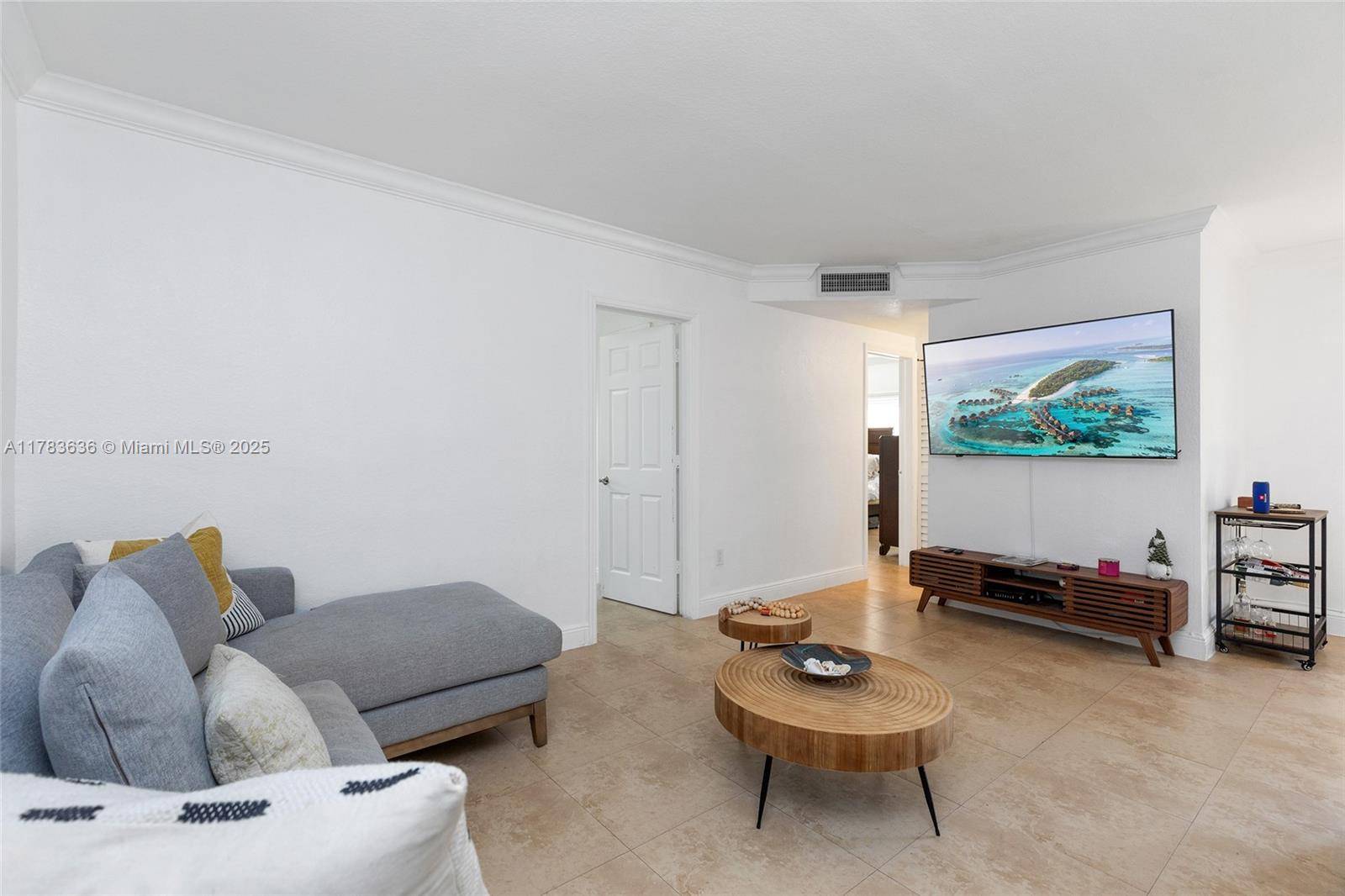 Coral Gables, FL 33133,81 Edgewater Dr #203