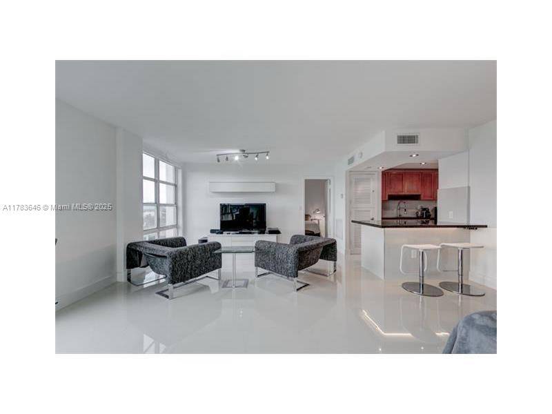 Bay Harbor Islands, FL 33154,9800 W Bay Harbor Dr #507