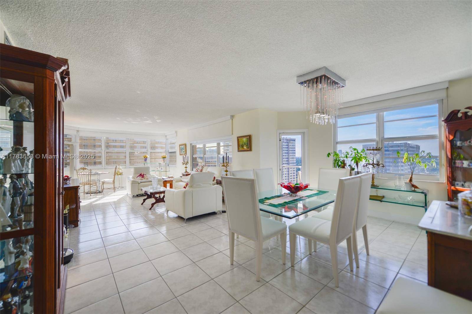 Hallandale Beach, FL 33009,1950 S Ocean Dr #17E