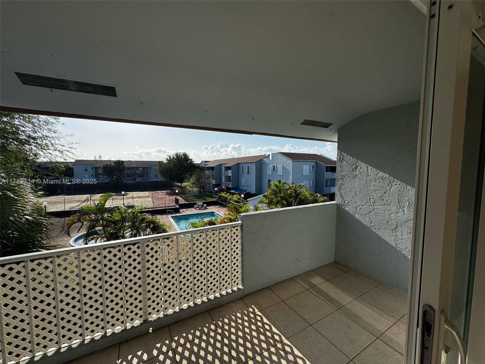 Hialeah, FL 33012,1735 W 60th St #M320