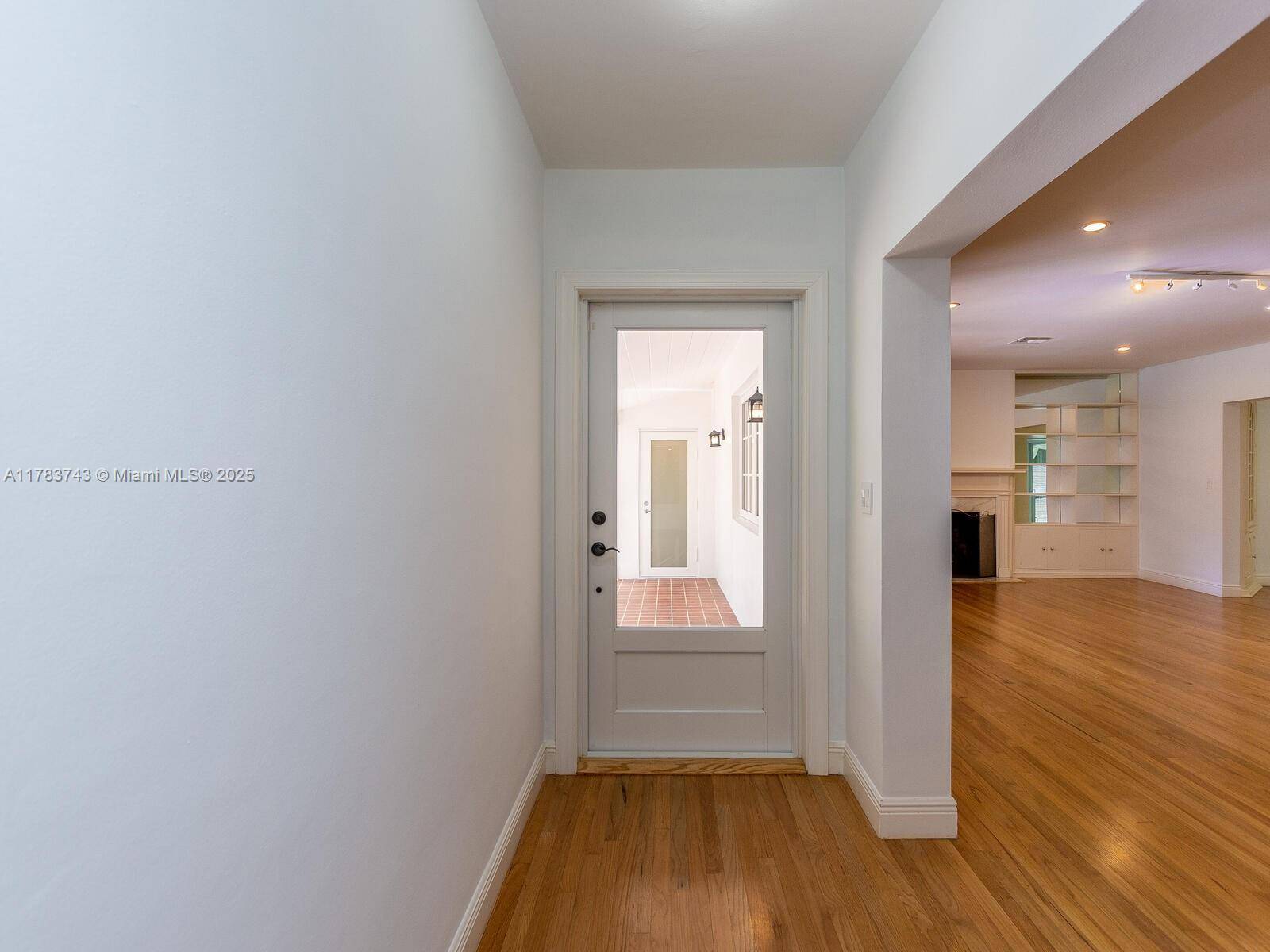 Coral Gables, FL 33146,4701 Santa Maria St