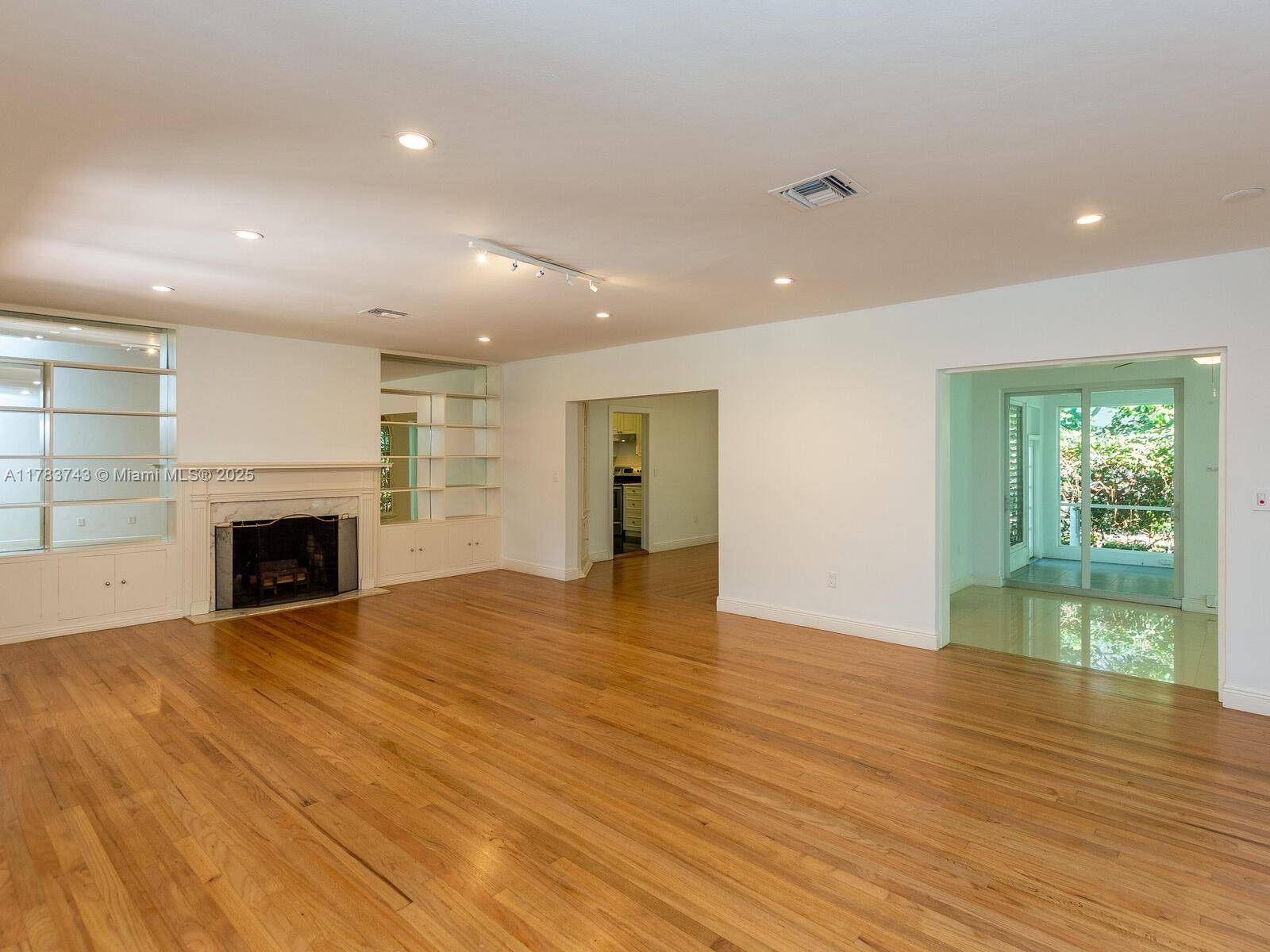 Coral Gables, FL 33146,4701 Santa Maria St