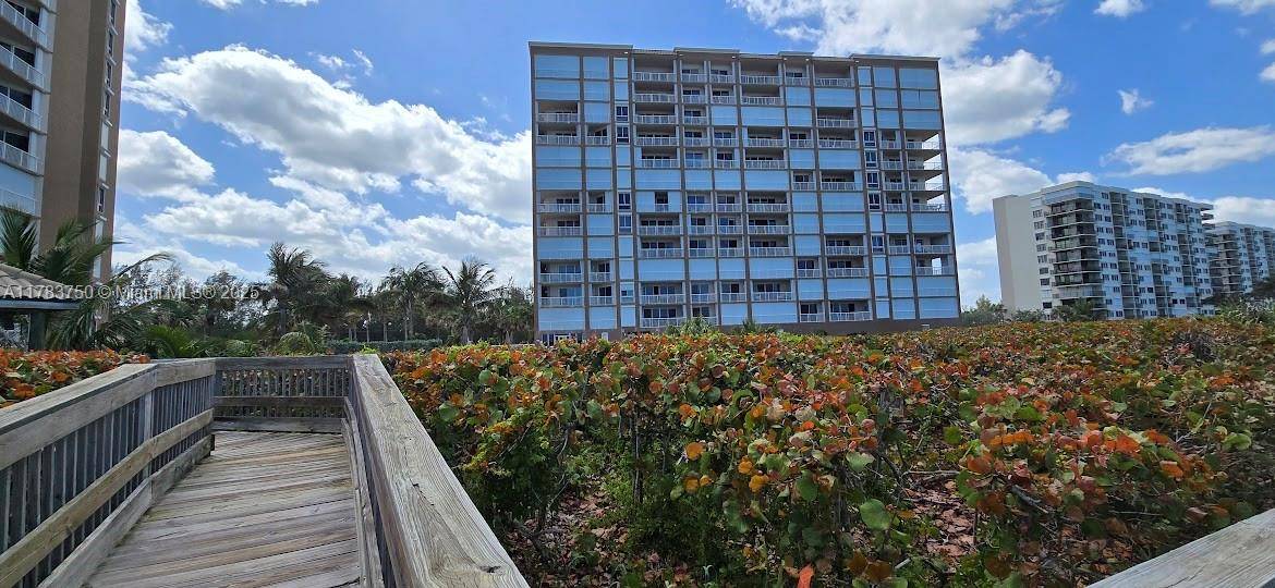Fort Pierce, FL 34949,4180 N Highway A1A #1003