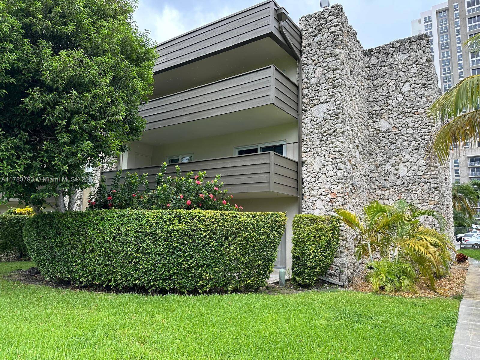 Miami, FL 33143,8335 SW 72nd Ave #202D
