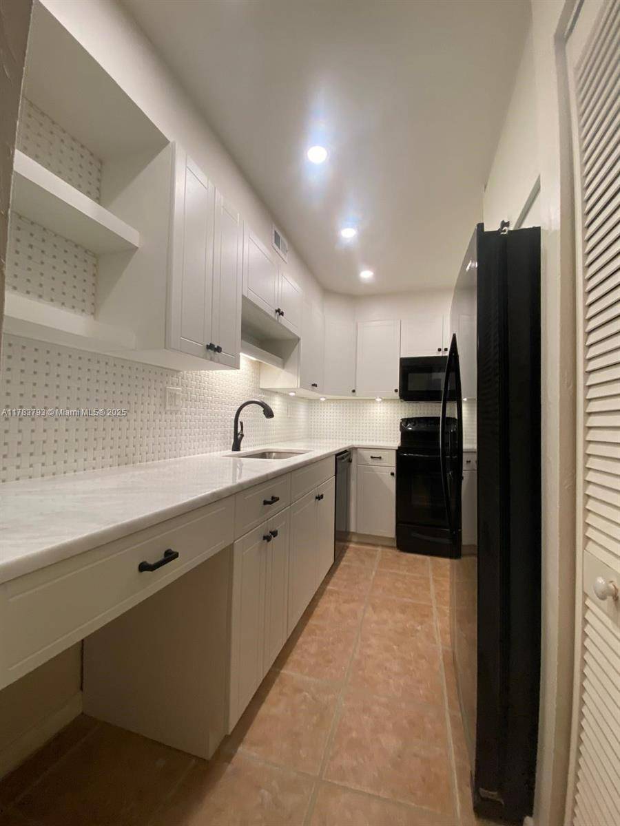 Miami, FL 33143,8335 SW 72nd Ave #202D