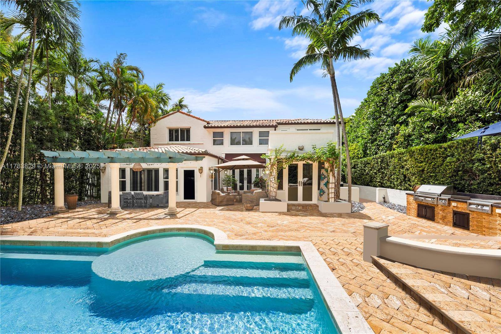 Miami Beach, FL 33140,5621 Alton Rd