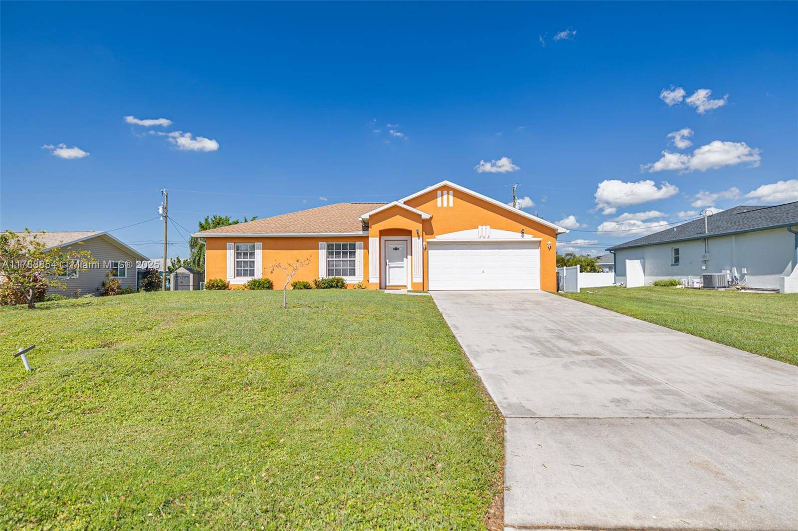 Cape Coral, FL 33990,305 SE 3RD ST