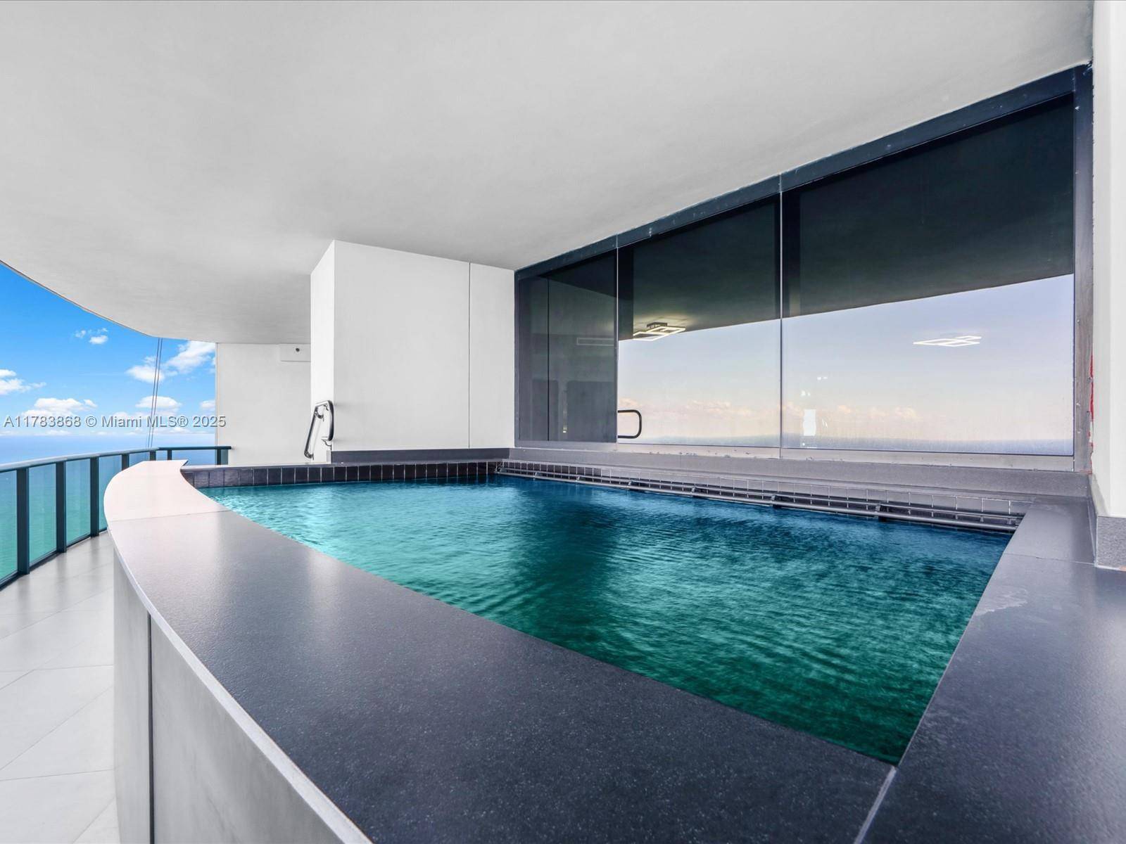 Sunny Isles Beach, FL 33160,18555 Collins Ave #5505