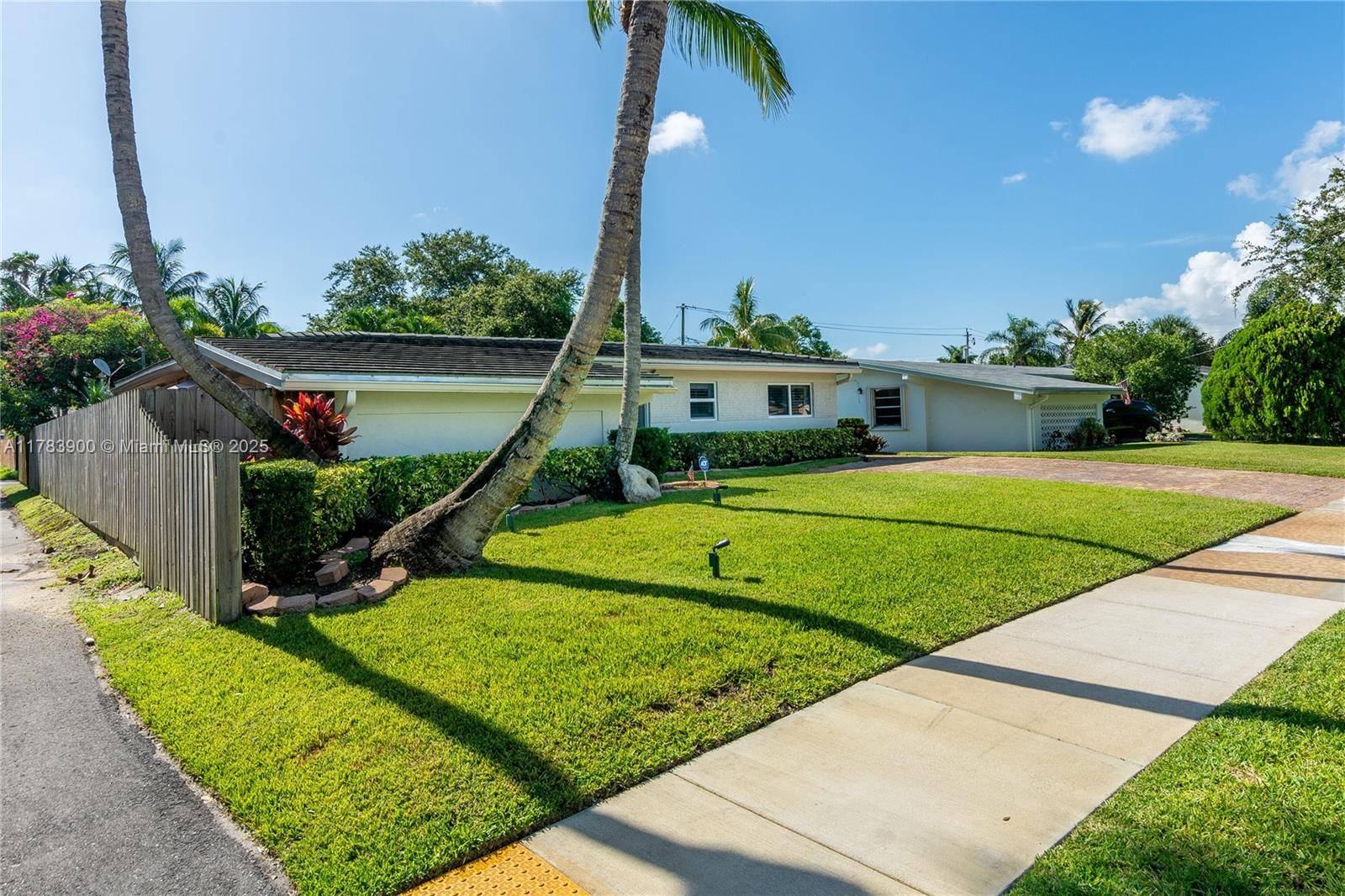 Hollywood, FL 33021,2003 N 46th Ave