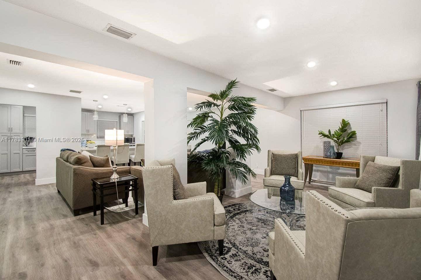 Hallandale Beach, FL 33009,1024 NE 4th St