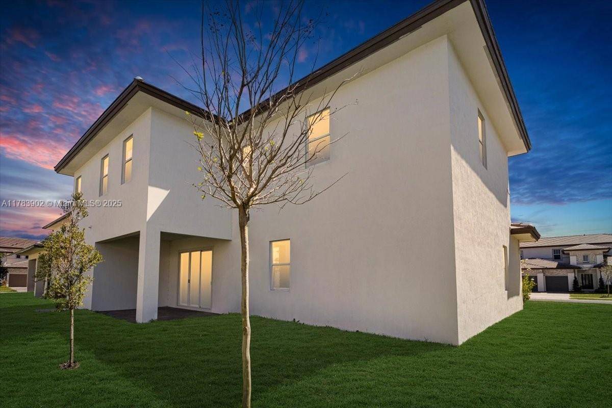 Davie, FL 33330,12237 SW 43rd Ct