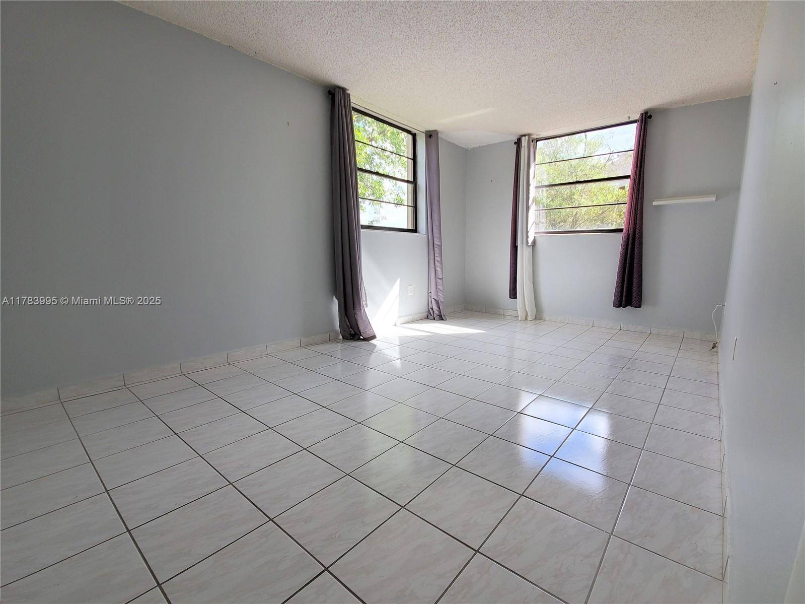 Miami, FL 33176,10985 SW 107th St #216