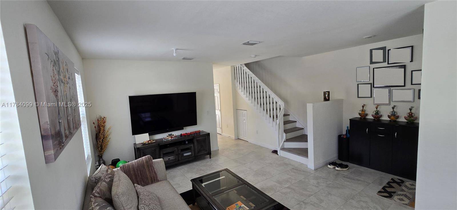 Hialeah, FL 33018,9208 W 33rd Ct