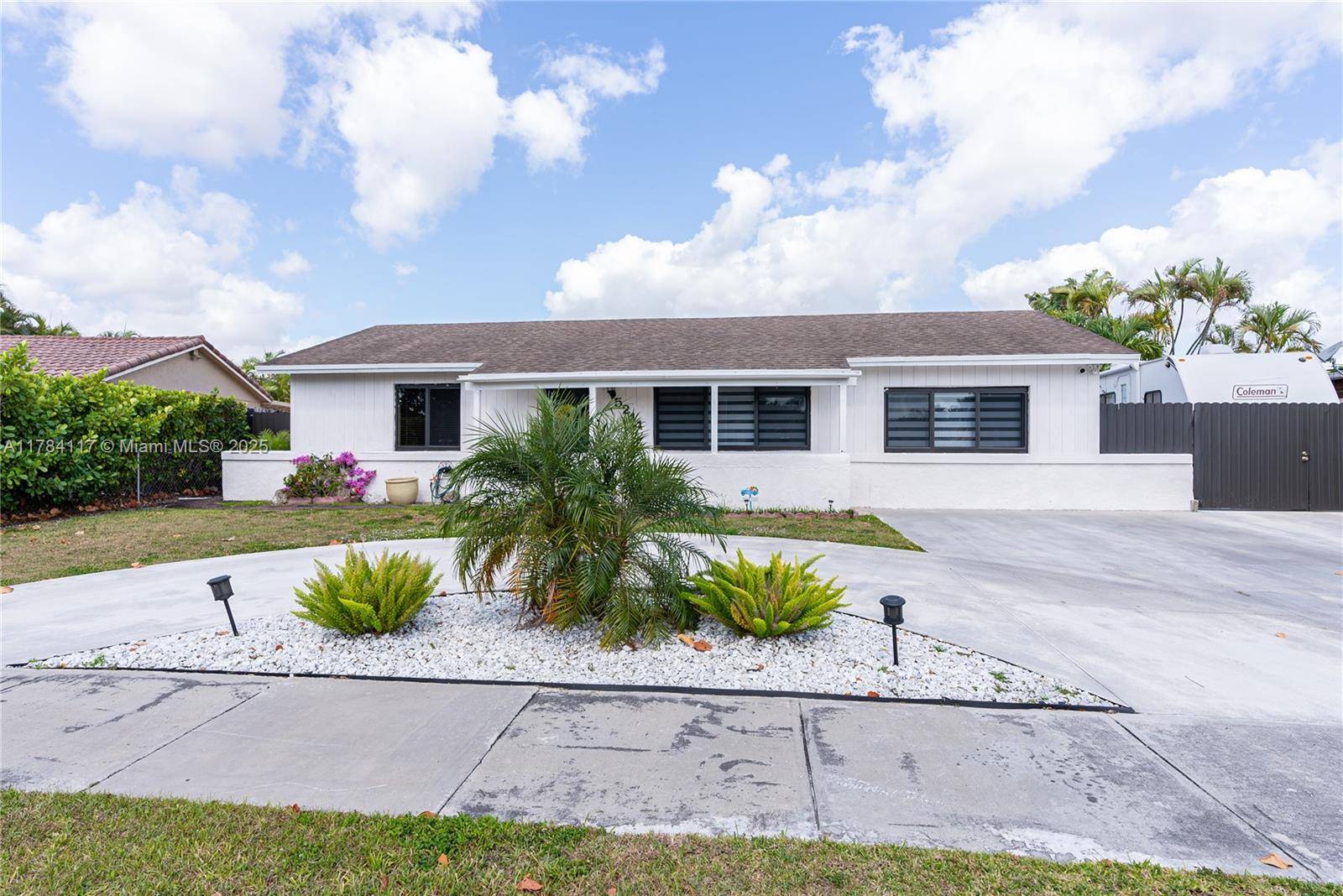 Miami, FL 33175,5244 SW 134th Ct