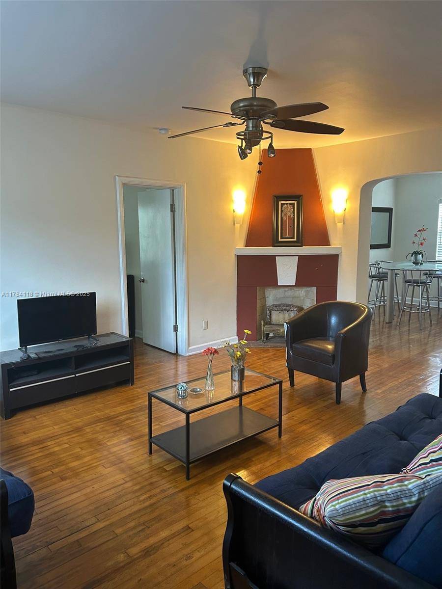 Miami Beach, FL 33139,1241 13th St #2