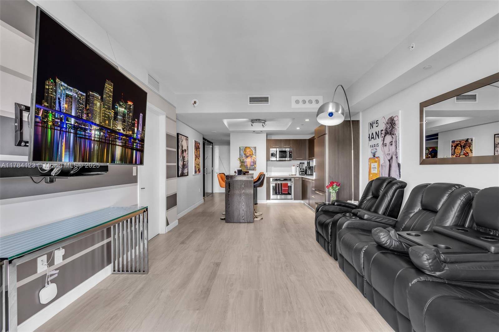 Miami, FL 33130,45 SW 9th St #3804
