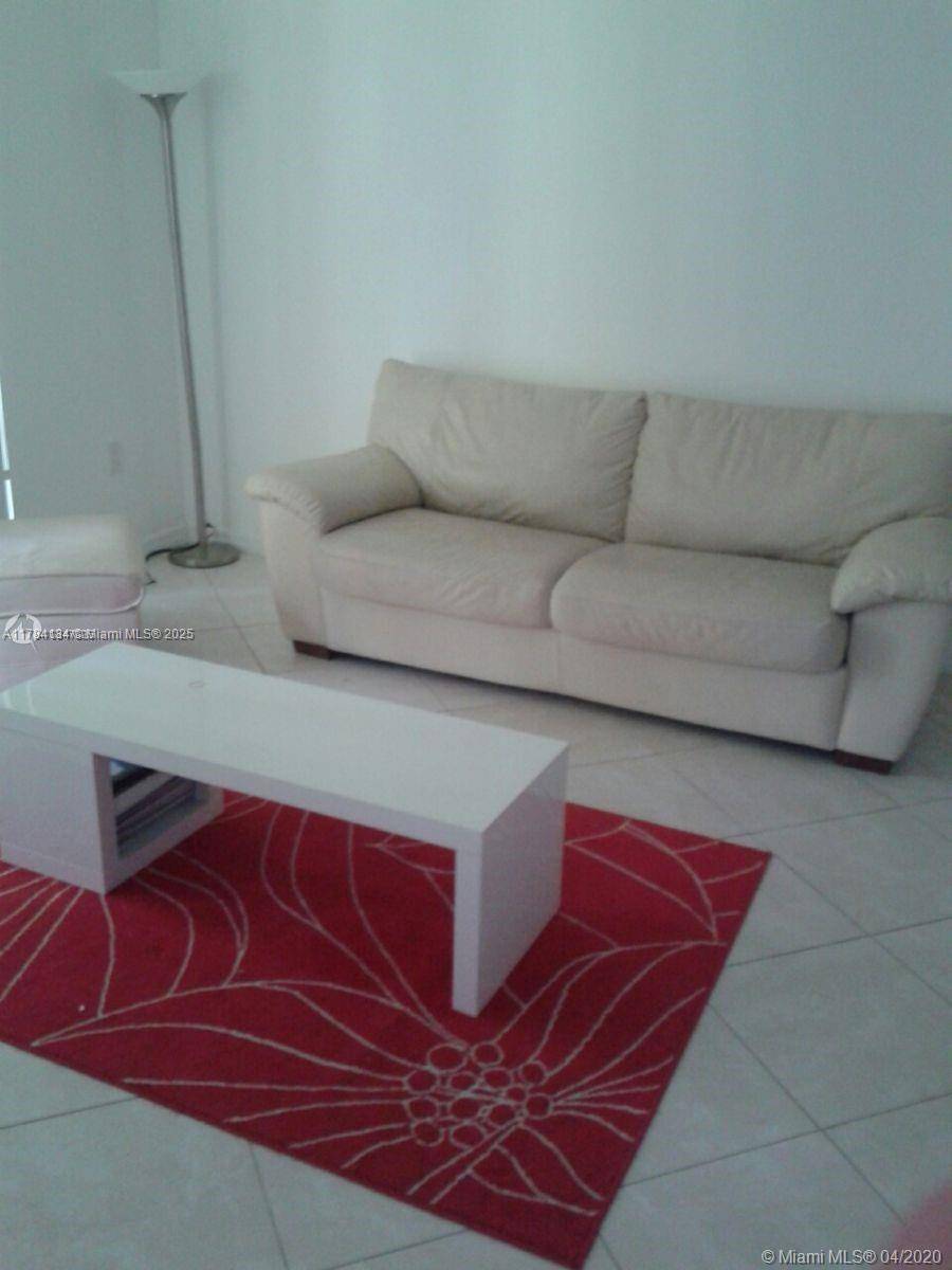 Aventura, FL 33180,19501 E Country Club Dr #104