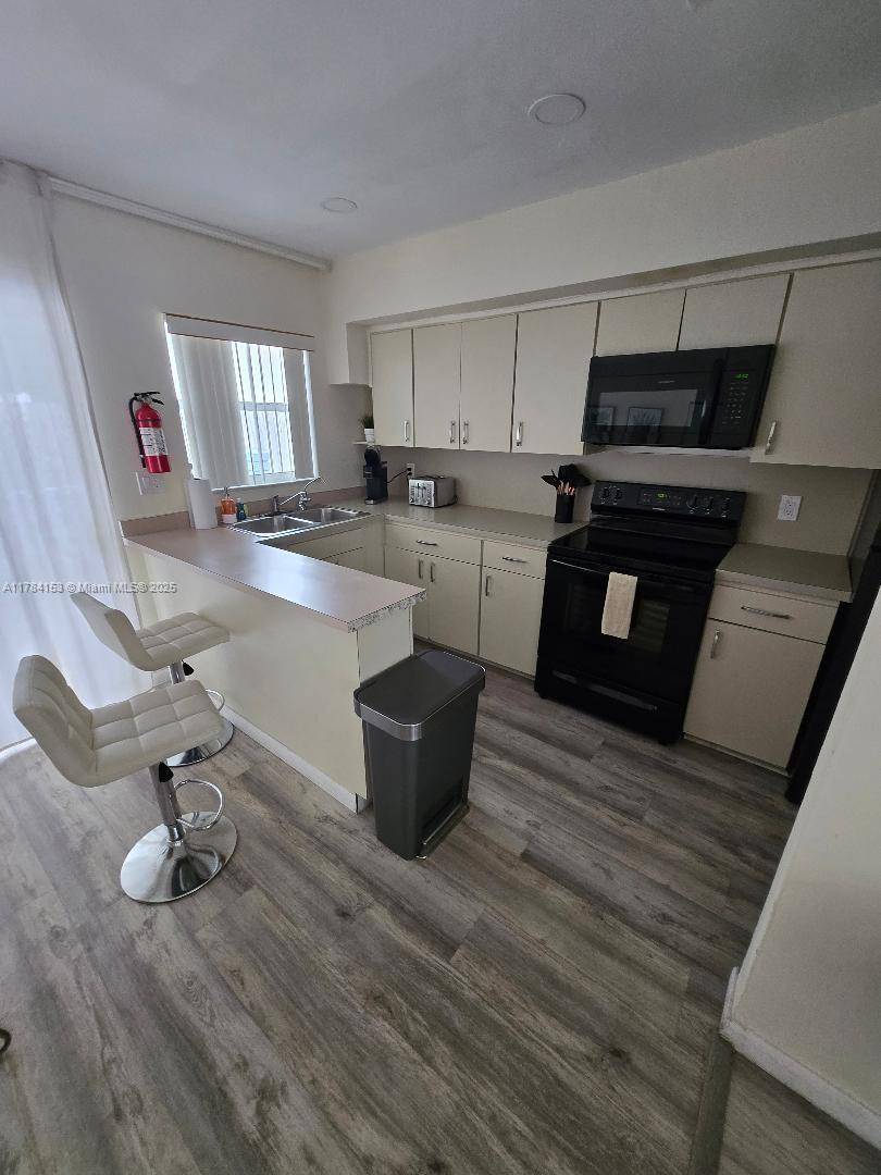 Fort Lauderdale, FL 33334,1761 NE 55th St #1-3