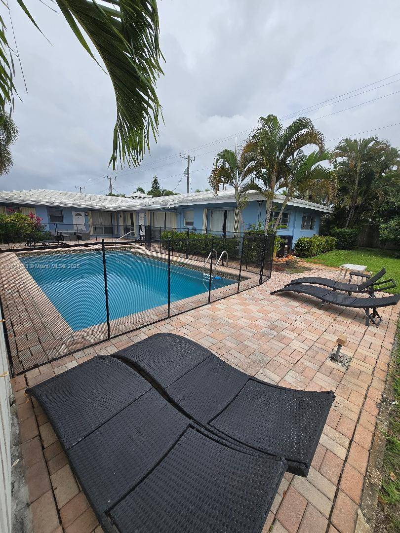 Fort Lauderdale, FL 33334,1761 NE 55th St #1-3
