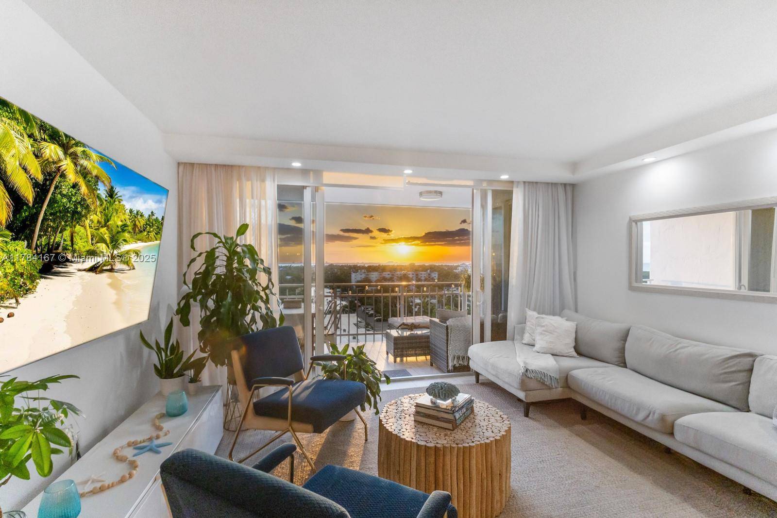 Key Biscayne, FL 33149,600 Grapetree Dr #10GN