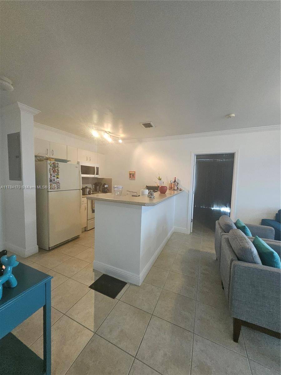 Miami, FL 33145,2400 SW 27th Ave #603