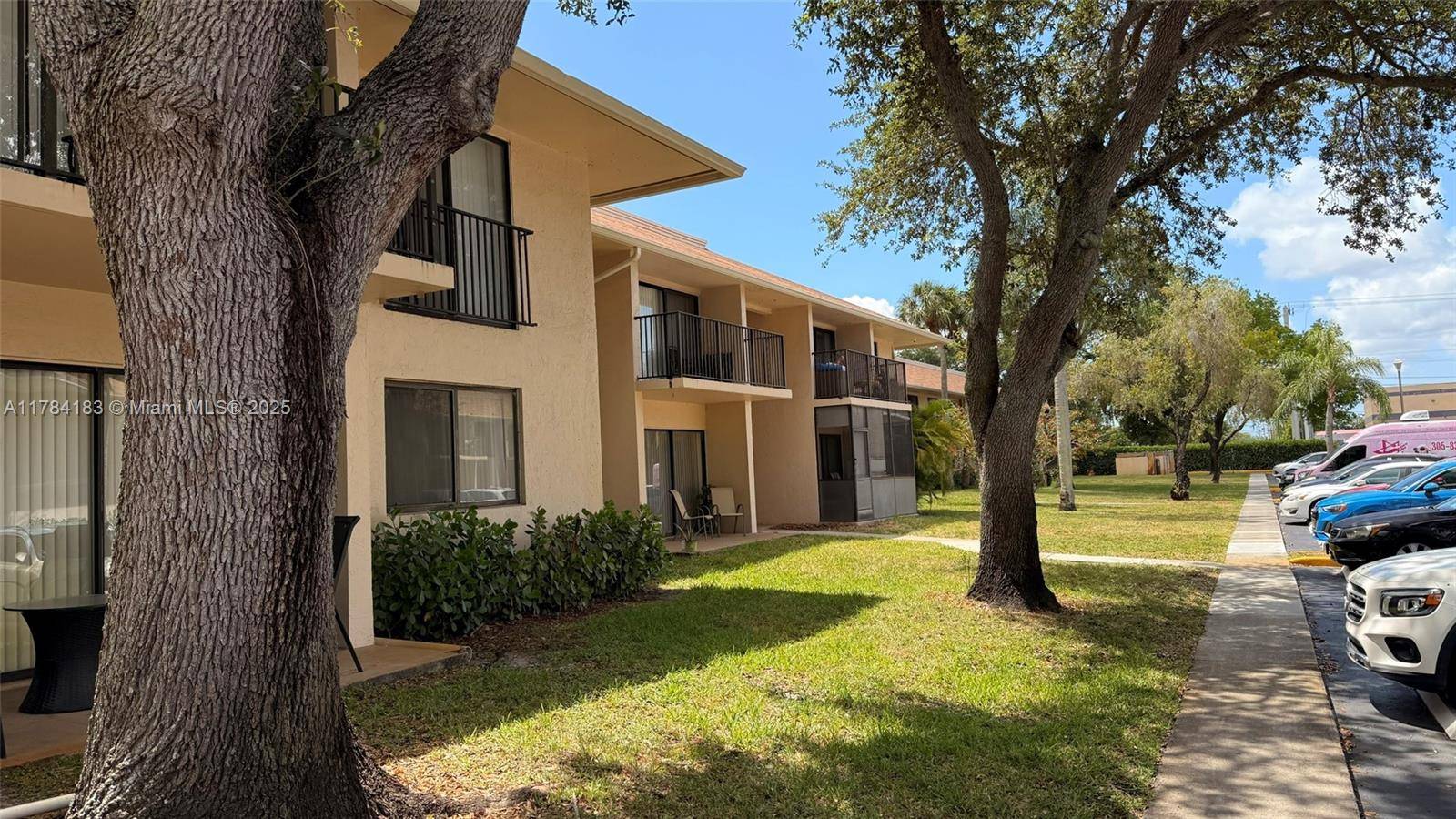 Hollywood, FL 33023,5855 Washington St #91