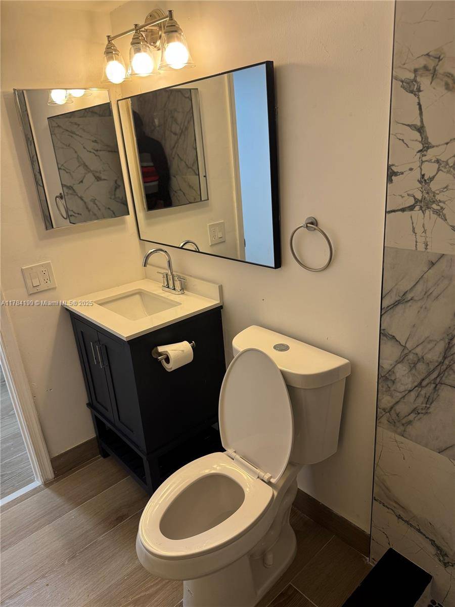 Plantation, FL 33317,7500 NW 1st Ct #202-3