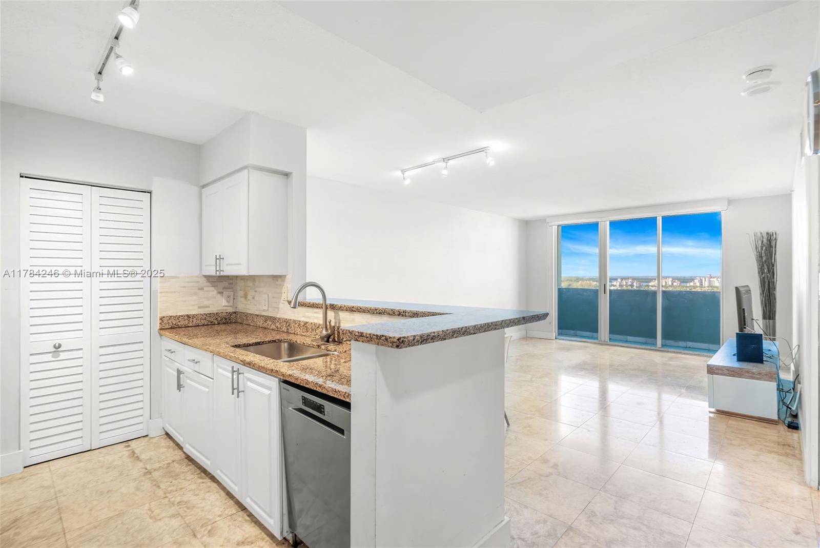Miami Beach, FL 33139,90 Alton Rd #1706